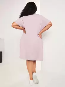 SHEIN CURVE+ Vestido estilo camiseta unicolor de manga raglán - Rosa Pálido - Ver 3