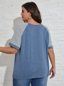 SHEIN LUNE 大碼撞色前交叉插肩袖T恤 - 藍色 - 查看 2