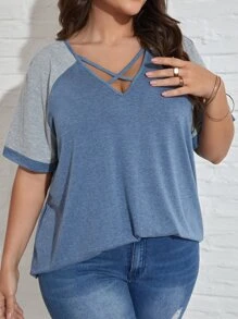 SHEIN LUNE 大碼撞色前交叉插肩袖T恤 - 藍色 - 查看 3