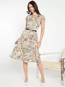 BizChic 人像圖案蕾絲袖洋裝不附腰帶工作服