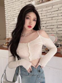 DAZY Áo croptop tay dài hở vai, viền bèo tây - Màu be - Xem 8