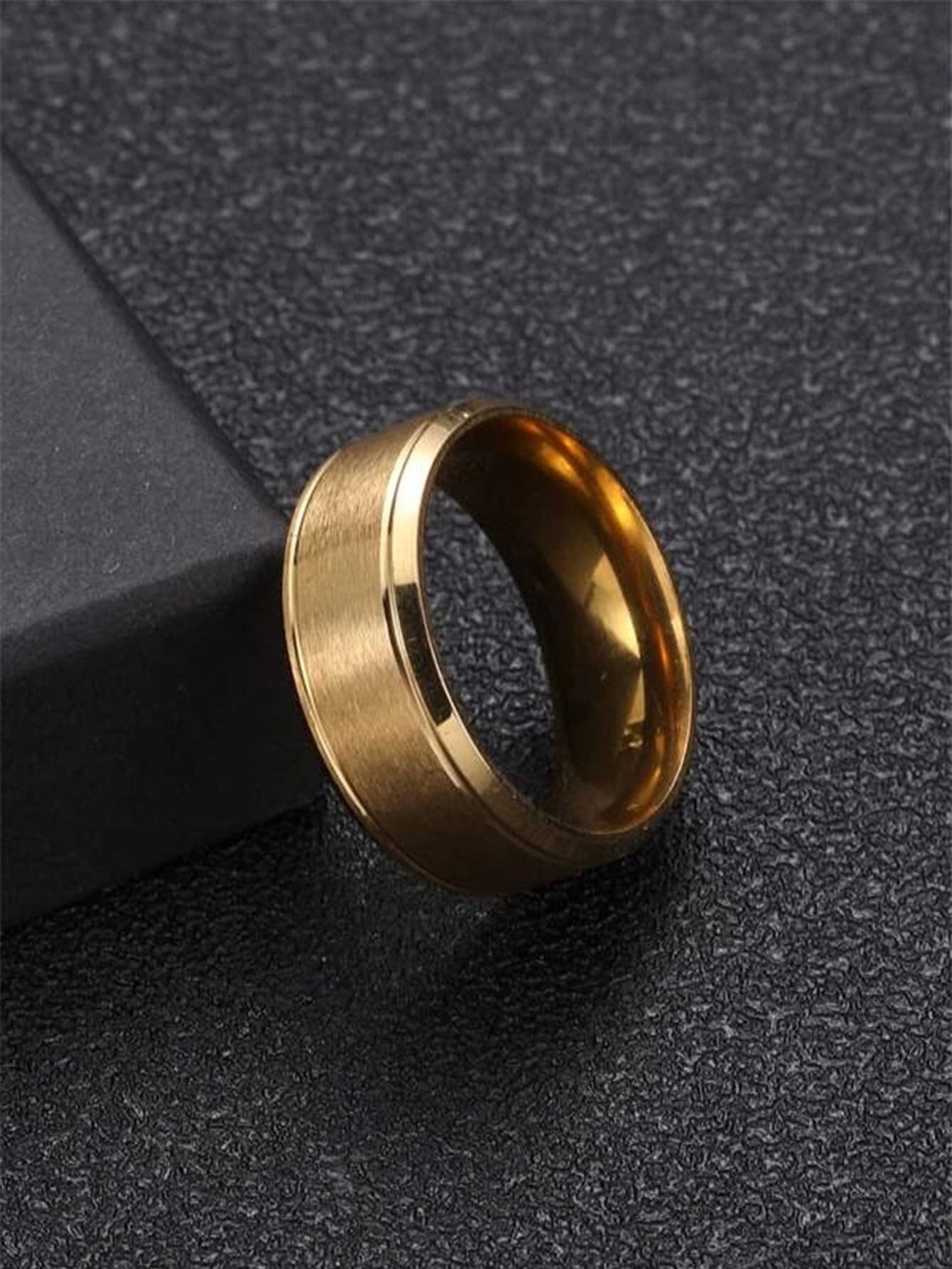 1入組男士時尚不銹鋼黑色流行戒指 - 金黃色 - 查看 1
