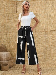 SHEIN LUNE Bộ đồ hai mảnh nữ Thắt lưng Túi Tranh thêu Quần paper-bag Đồ họa Giải trí - Đen và trắng - Xem 3