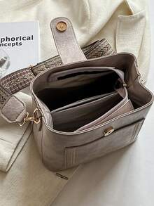 新款春季 Pu 皮革復古打蠟寬帶斜挎包 - 白色 - 查看 6