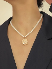 Faux Pearl Decor Round Charm Necklace - Yellow Gold - View 1