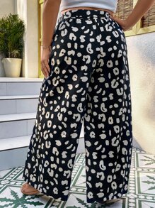 SHEIN Clasi Quần Plus Size Thắt lưng Túi In hoa Báo Giải trí - Đen và trắng - Xem 2