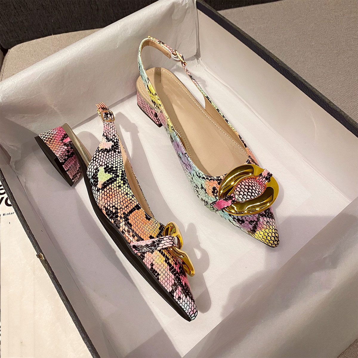 Bailarinas de punta con correa en el talón con decoración metálica y estampado de piel de serpiente para mujer, zapatos planos de exterior con esti