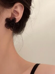 Pendientes de tachuela con diseño de flor - Negro - Ver 4