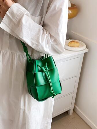 新款迷你時尚小眾獨特編織水桶包斜挎單肩女包