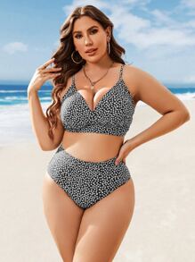 SHEIN Swim Curve Plus Size Ditsy Floral Print Bikini Set With Beach Skirt Summer Beach - Black and White - View 3