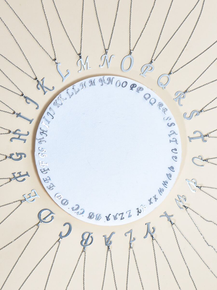 1套字母圖案圓形吊墜項鍊和耳釘 - 銀色 - 查看 1