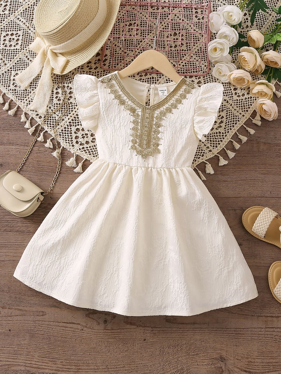 SHEIN 小女童拼接水溶蕾絲荷葉邊連衣裙 - 米色 - 查看 1