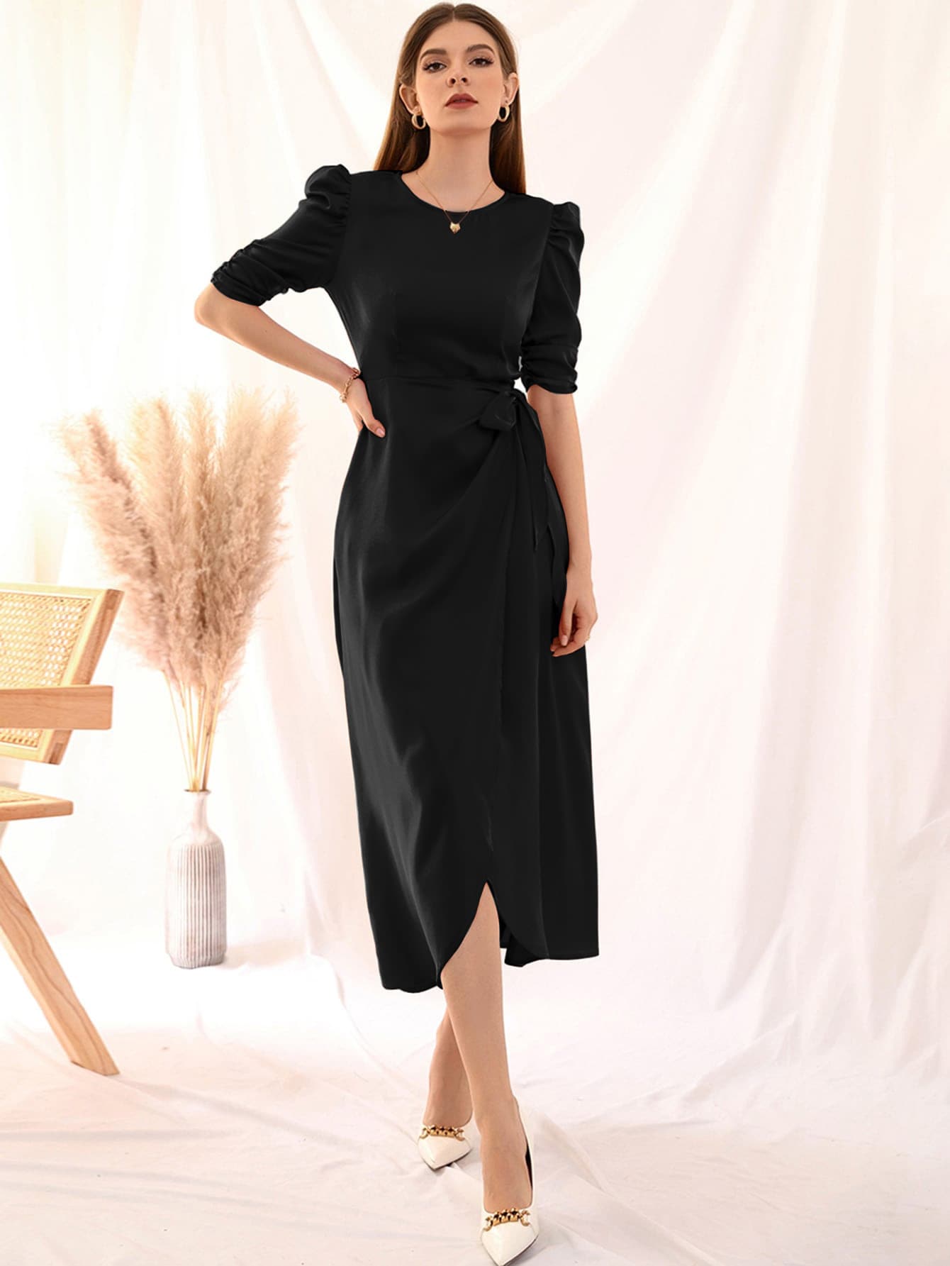 Modelyn Vestido línea A cruzado de manga farol con cordón lateral - Negro - Ver 6