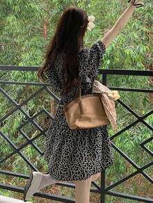 Vestido floral ribete con fruncido - Negro - Ver 2