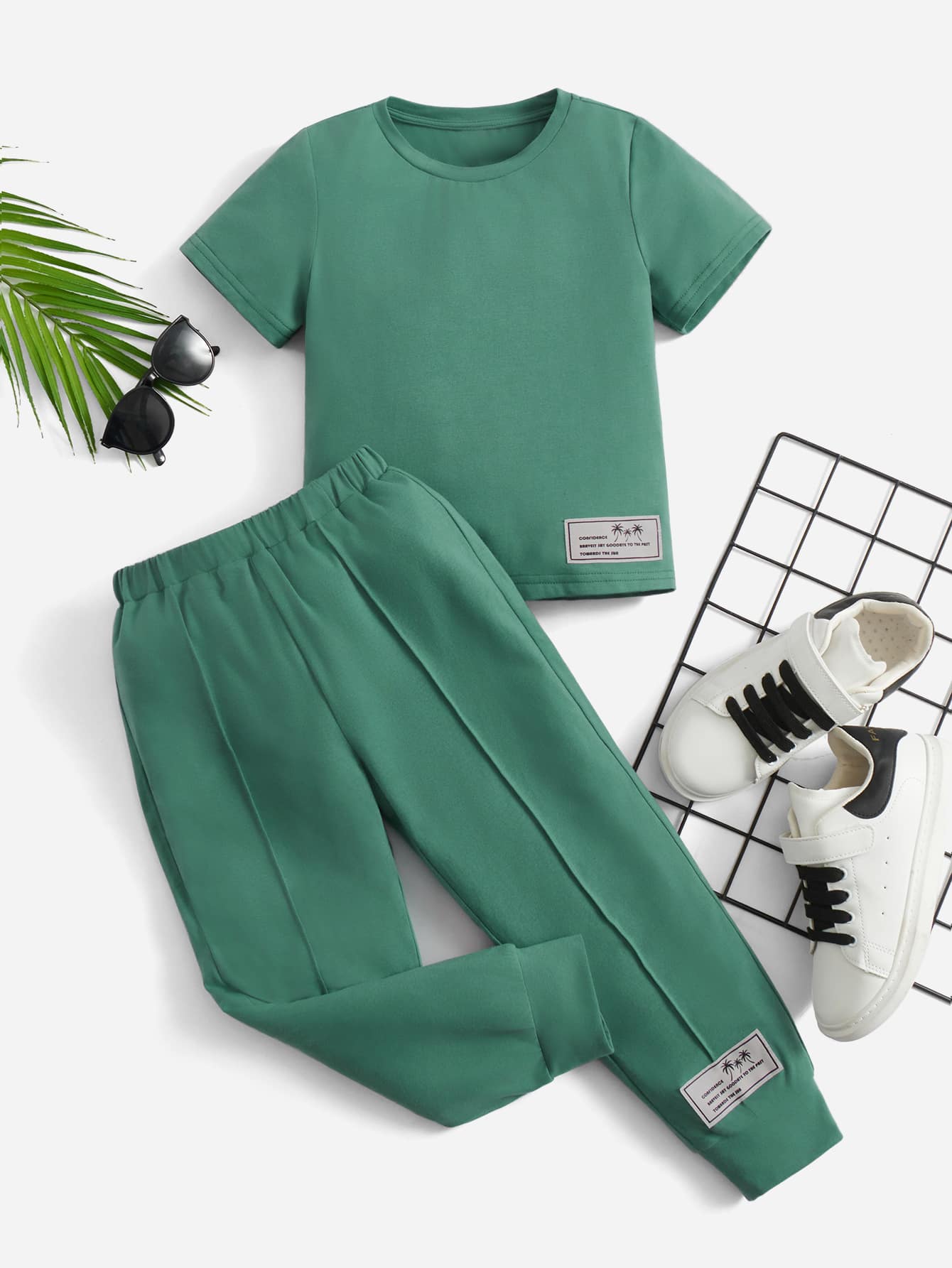 SHEIN Leap Crew Bộ thời trang bé trai Đắp vá Nhiệt đới Slogan Giải trí - màu xanh lá - Xem 1
