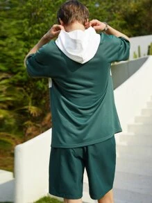 Manfinity Men Letter Graphic Hooded Tee & Drawstring Waist Shorts - Green - View 2