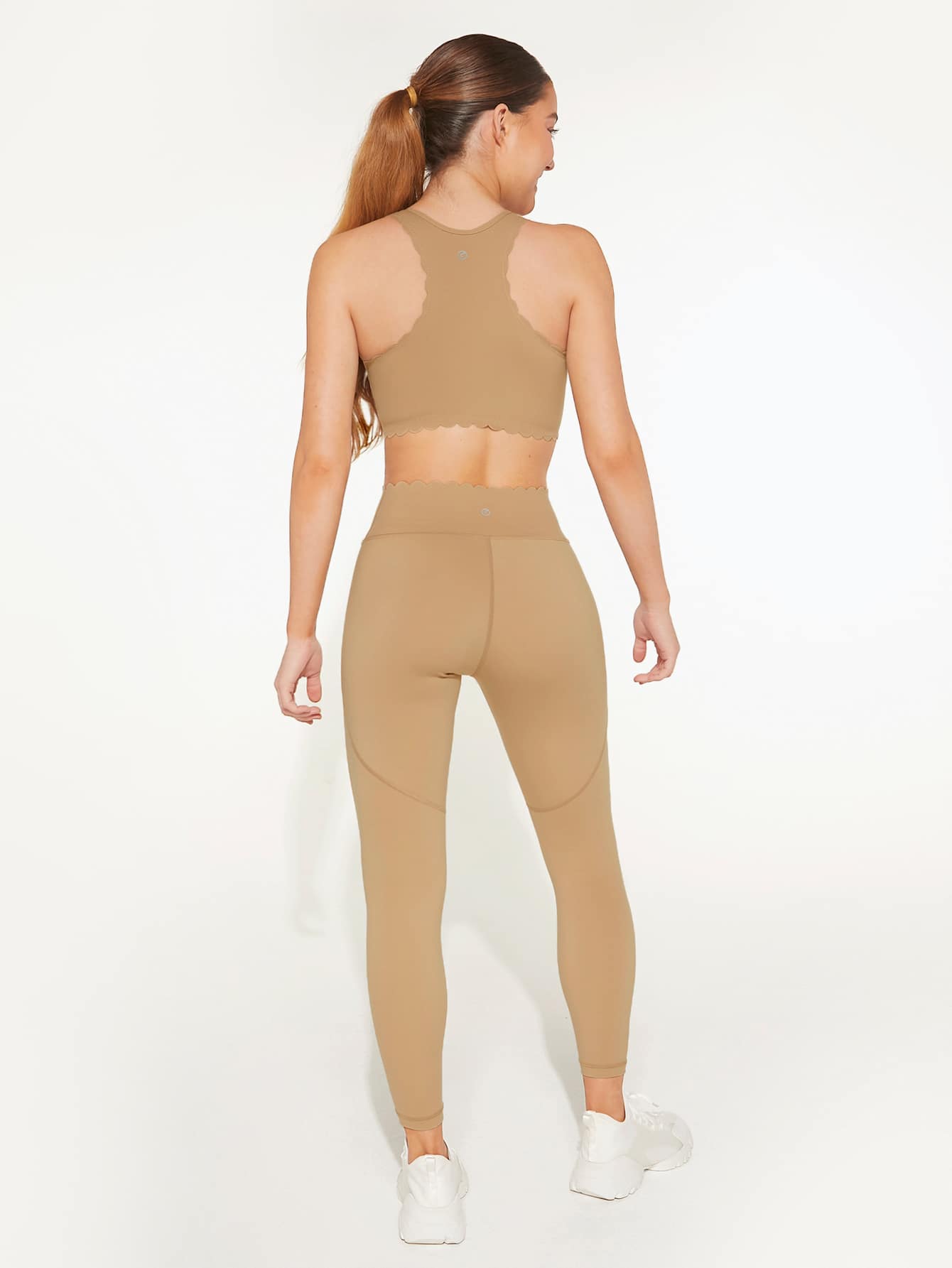 24" Scalloped Curved Seam Leggings