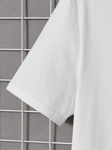 Manfinity Hypemode 男士籃球和字母印花短袖t恤