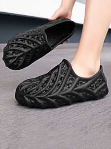 Men Hollow Out Clogs, EVA Minimalist Vented Clogs Black - Black - View 1