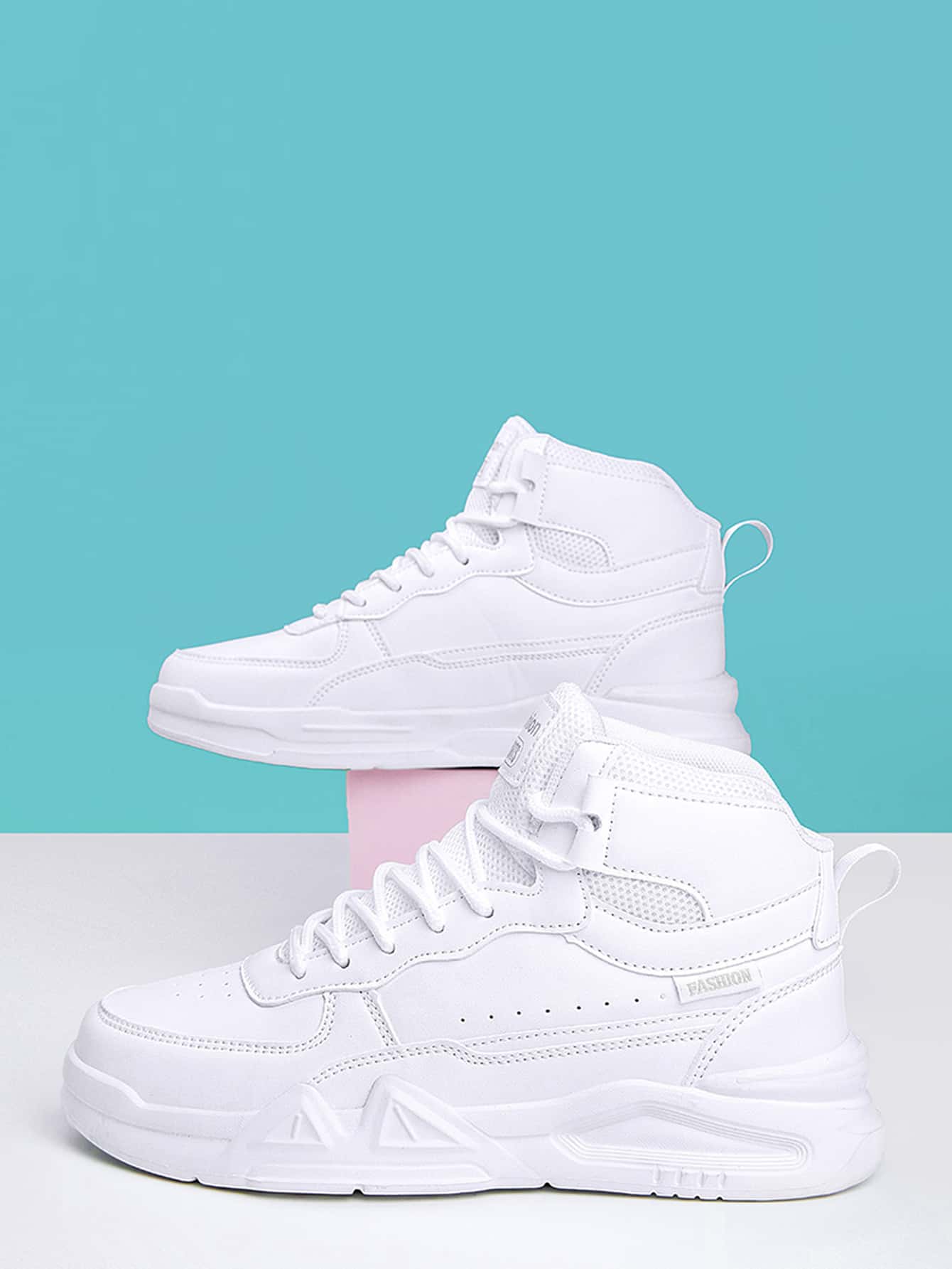 男孩前綁帶字母貼飾高幫運動白色板鞋