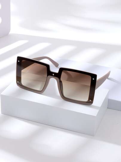 鉚釘裝飾方框太陽鏡