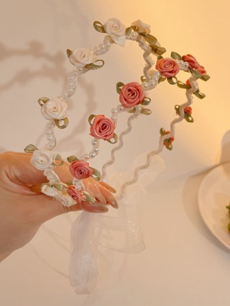 Boho風格1入組女性花朵和仿珍珠裝飾優雅花卉髮帶，適用於日常生活