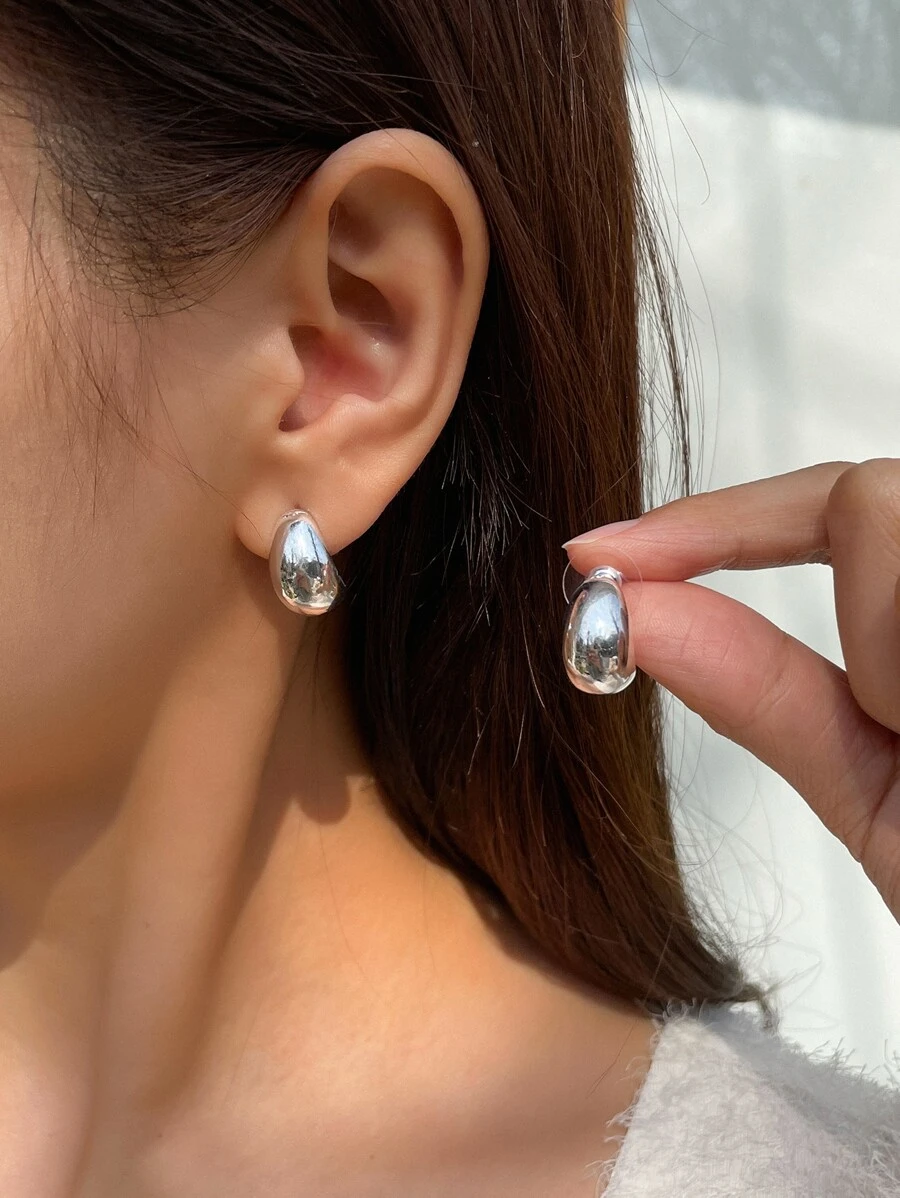 DAZY 極簡耳釘 - 銀色 - 查看 1