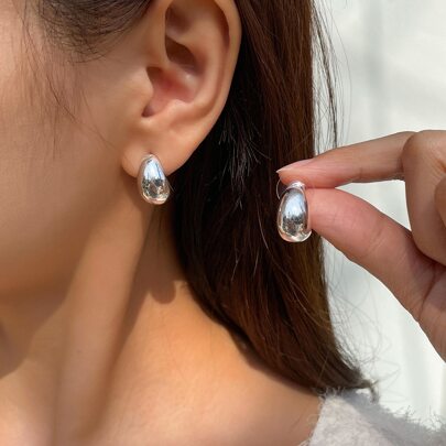 Minimalist Stud Ear…