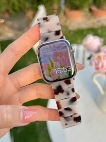 Elegancki pasek z żywicy o fakturze marmuru, kompatybilny z zegarkiem Apple Watch, doskonały towarzysz podróży i prezent na Walentynki, regulowany, kompatybilny z modelami Ultra, SE i Series 1-10, trwały i wygodny