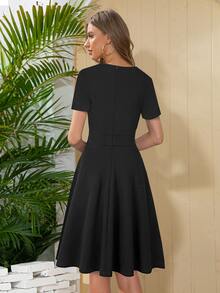 Keyhole Neckline Contrast Lace Cut Out Front Dress - Black - View 2