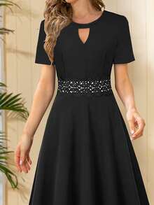 Keyhole Neckline Contrast Lace Cut Out Front Dress - Black - View 4