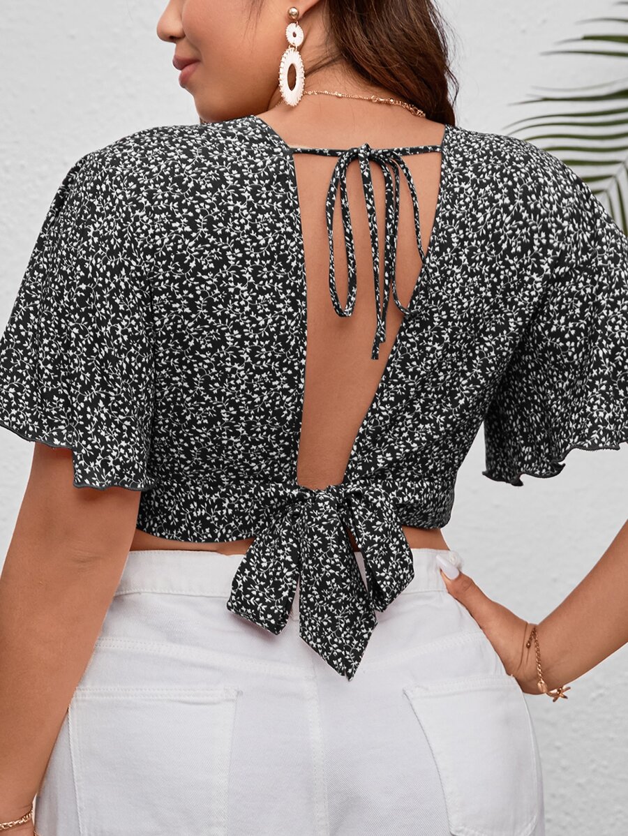 SHEIN VCAY 大碼小碎花後背繫帶蝴蝶袖短款上衣 - 黑與白 - 查看 1