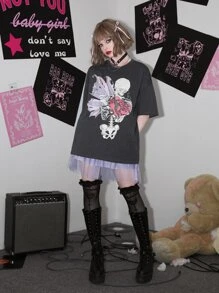 Sweetness Camiseta de hombros caídos con estampado floral con cráneo - Gris Oscuro - Ver 4