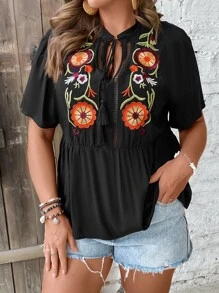 SHEIN LUNE 大碼花卉刺繡繫帶領荷葉邊下擺襯衫 - 黑色 - 查看 3