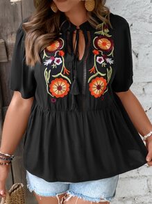 SHEIN LUNE 大碼花卉刺繡繫帶領荷葉邊下擺襯衫 - 黑色 - 查看 5