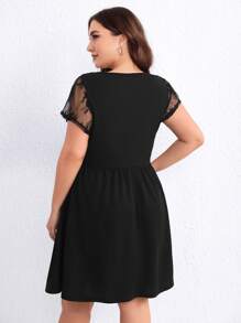 SHEIN Clasi 大碼蕾絲拼接A字連衣裙 - 黑色 - 查看 2