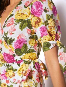 SHEIN Clasi Vestido bajo cruzado con estampado floral amarre en manga - Multicolor - Ver 7