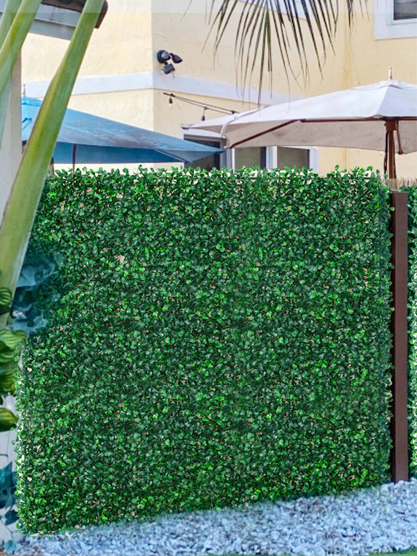 人造草牆植物，50*50cm，2層高密度米蘭草，園藝裝飾，仿真紋理的綠色植物牆，適合派對、學校、宿舍、辦公室裝飾、戶外派對、節日、生日派對裝飾、家庭裝飾、入口、飯店、餐廳、客廳、臥室、婚禮、宴會、廚房和花園裝飾、春夏裝飾、全季節裝飾、綠色低碳裝飾。