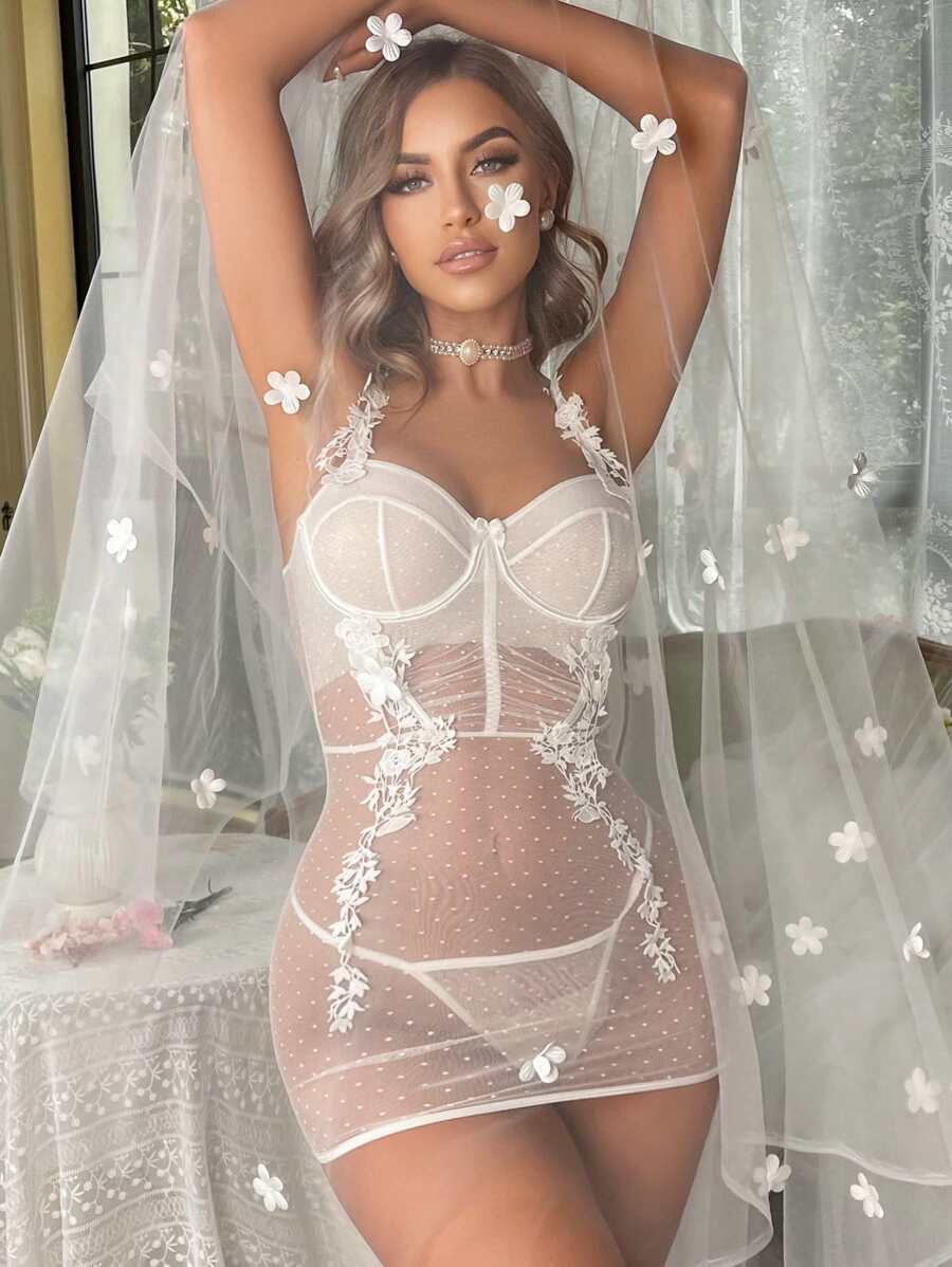 蕾絲拼接網紗鋼圈吊帶睡裙附丁字褲 - 白色 - 查看 1