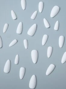 24入組長形白色實心光滑純色假指甲，1片指甲文件和1張膠帶式指甲，指甲用品