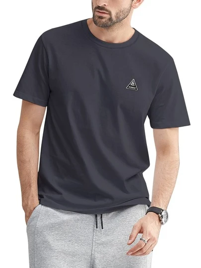 男士字母貼布T恤