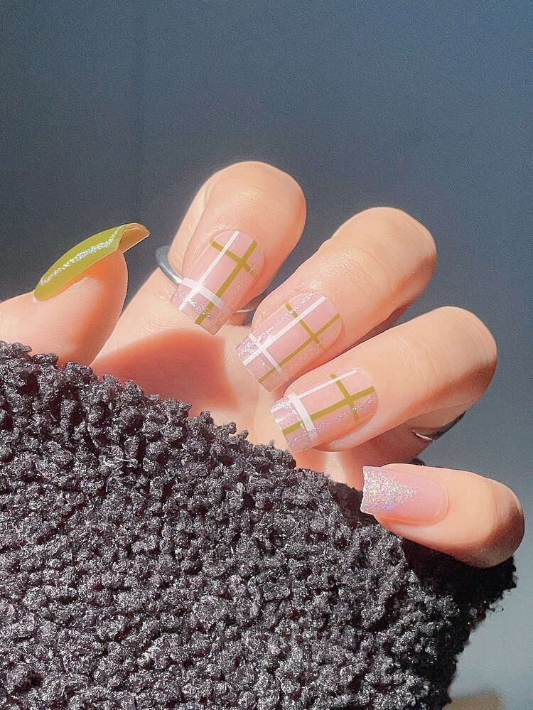 Instantly Upgrade Your Look with 24pcs Long Square Grid Line Glitter Powder Fake Nail & 1sheet Tape & 1pc Nail File For women And Girls - Multicolor - View 1