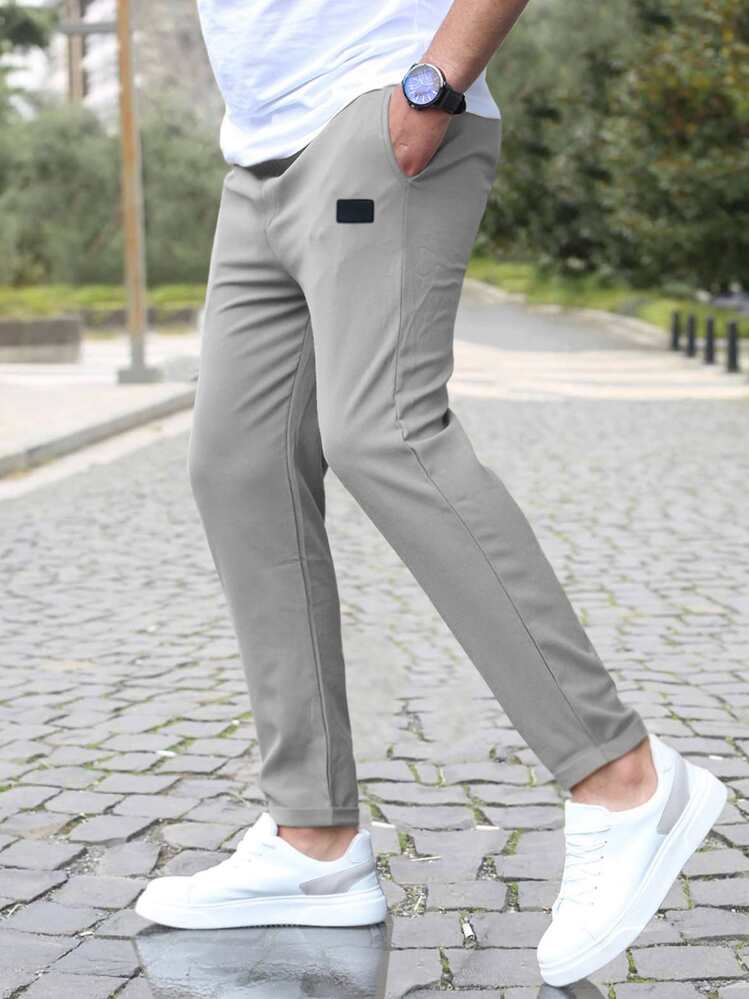 Manfinity Homme メンズ パッチ ディテール ドローストリング ウエスト パンツ、メンズカジュアルパンツ、グレーチノパンツ、メンズサマーパンツ、通気性のあるメンズパンツ - グレー - 見る 2