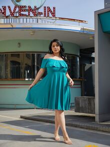 Vestido de hombros descubiertos ribete con fruncido - Verde - Ver 8