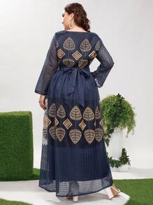 Al Najma Vestido con bordado geométrico con cinta en contraste - Azul Marino - Ver 2