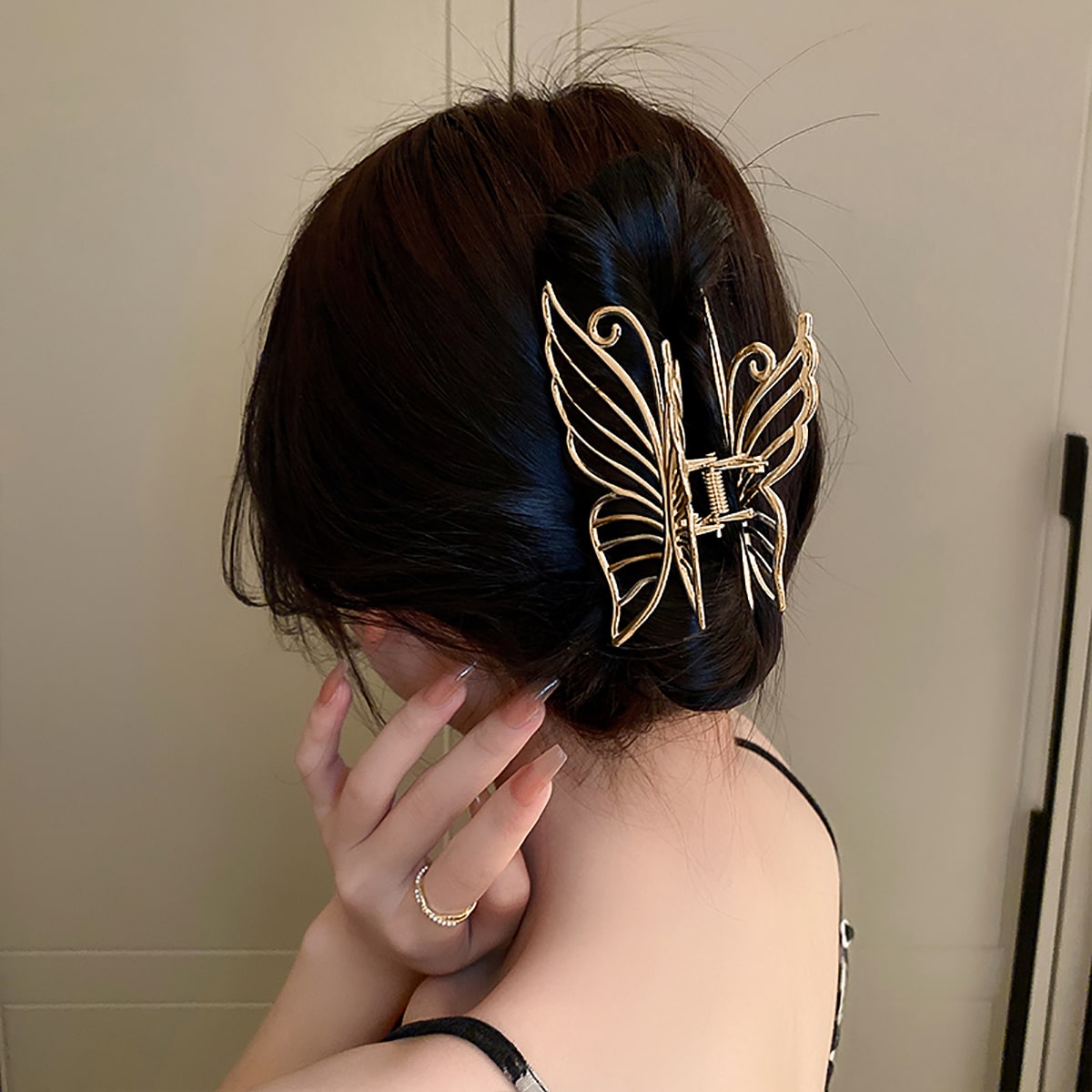 1pc Hollow Out Butterfly Design Metal Hair Claw Street