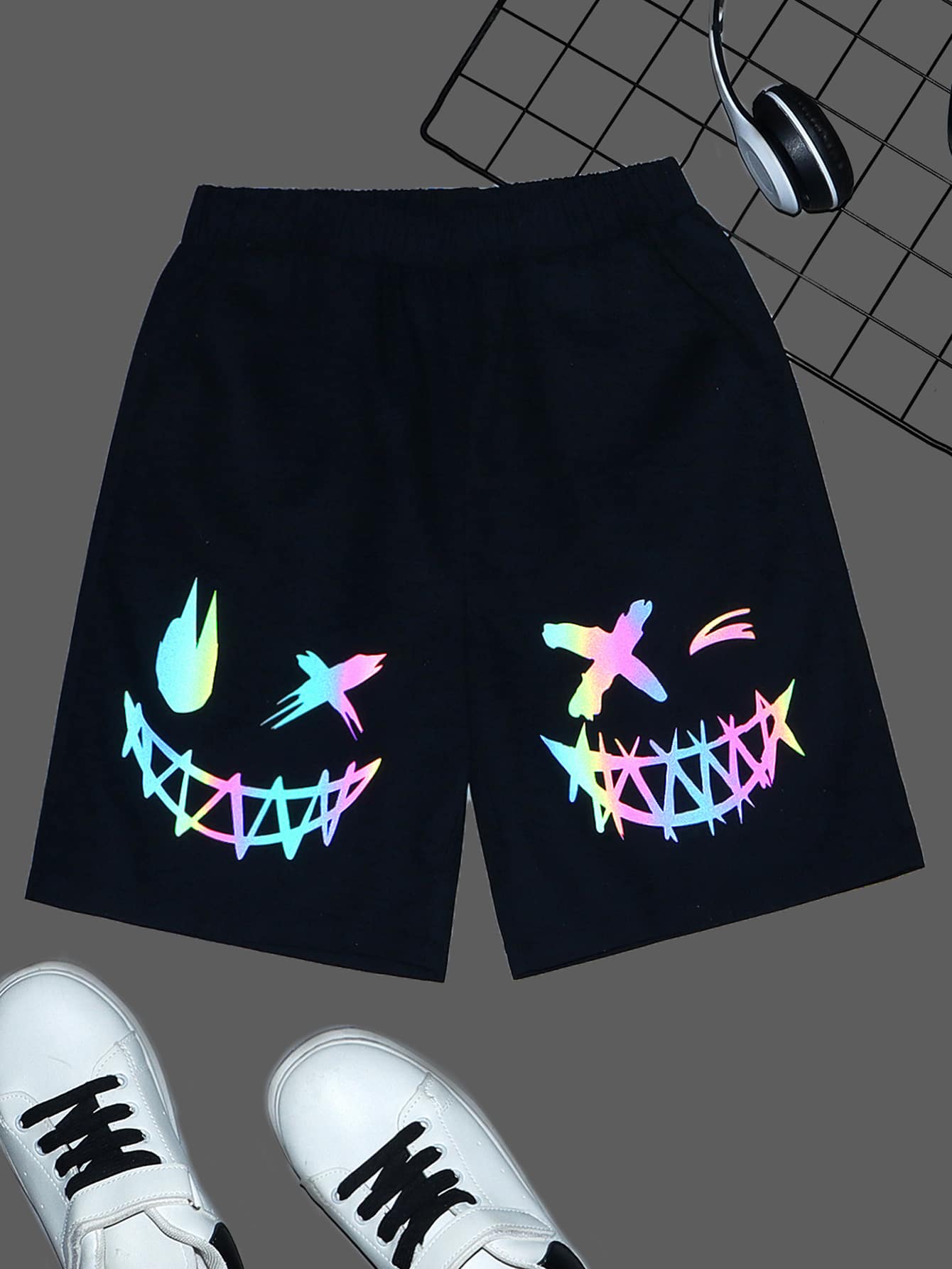 SHEIN Boys Reflective Expression Print Elastic Waist Shorts - Black - View 1