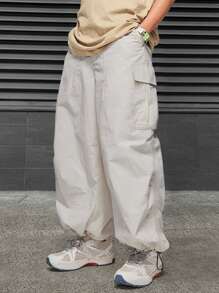 Claim Dot Pantalones De Carga Sueltos Para Hombres Con Bolsillos Con Solapa Y Dobladillo Lateral Con Cordón - Beis - Ver 1