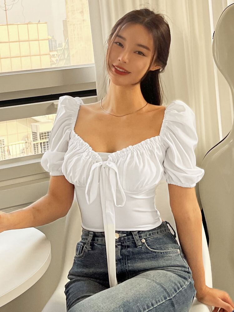 DAZY Camisa crop con cordón delantero de manga farol - Blanco - Ver 8