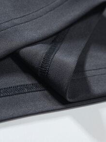 Manfinity 男士素色紐扣細節POLO衫 - 深灰色 - 查看 6